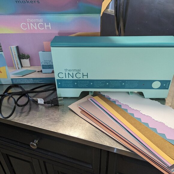 We R Memory Keepers Thermal Cinch Binding Machine - Picture 2 of 4